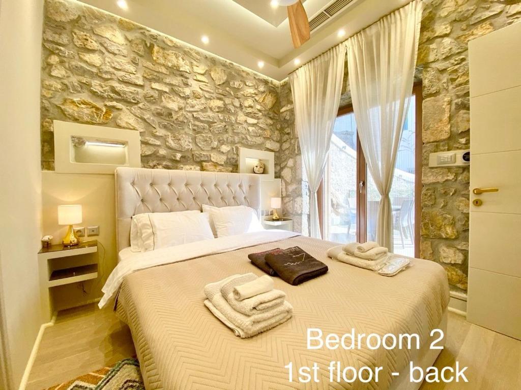 Villasonboard Rock Villa 3 Bed, 3 Bath, Jacuzzi, Seaside Ermioni Exterior photo